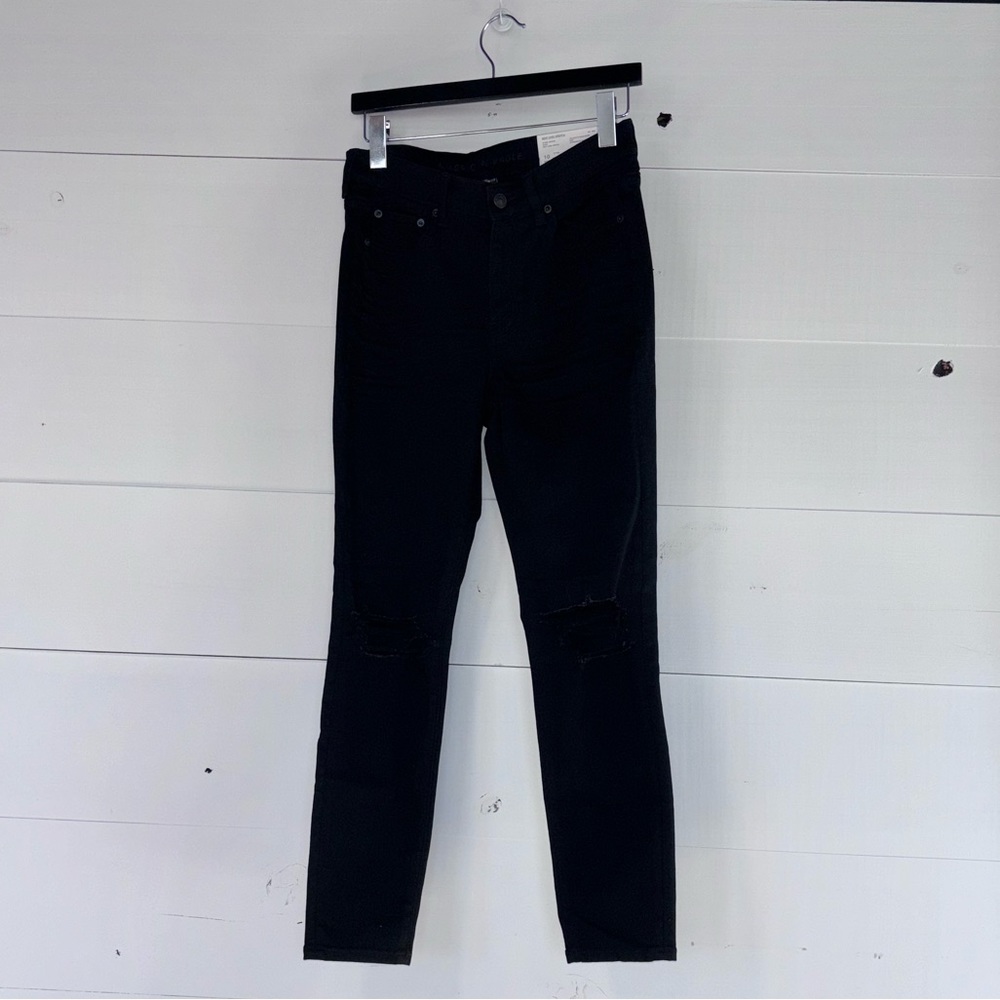 NWT American Eagle Distressed Black Hi-V-Rise Jeggings Next Level Stretch 10/30S